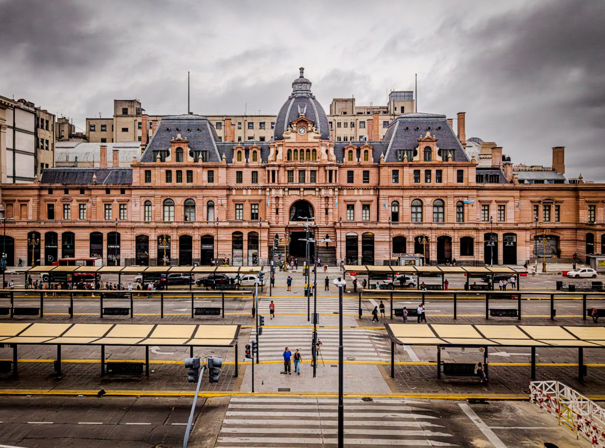 cgtoficialok's tweet image. Las imágenes hablan por sí solas.

El paro nacional se siente en cada puesto de trabajo, en cada fábrica, en cada oficina, en cada rincón del país.

No nos dan lo mismo nuestros derechos.
No se negocia el trabajo, no se rifan las conquistas.

Diputados, escuchen el mensaje, no