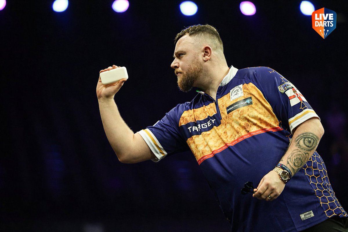 Live Darts tweet media