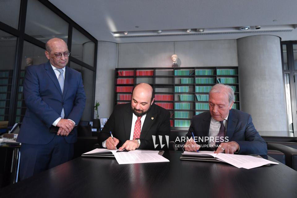 armenpress's tweet photo. History Museum of Armenia and Acropolis Museum sign cooperation memorandum

https://t.co/dtUjF4s4Le https://t.co/DsUkZufqjf