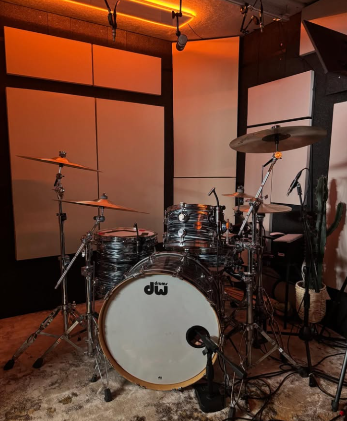 Drummers need a space where they can actually play.

Matt Ochoa built his 8.5' x 14' double-wall WhisperRoom for full-volume rehearsal and recording at home.

More drummers are choosing real isolation.

Learn more: whisperroom.com/booth-categori…