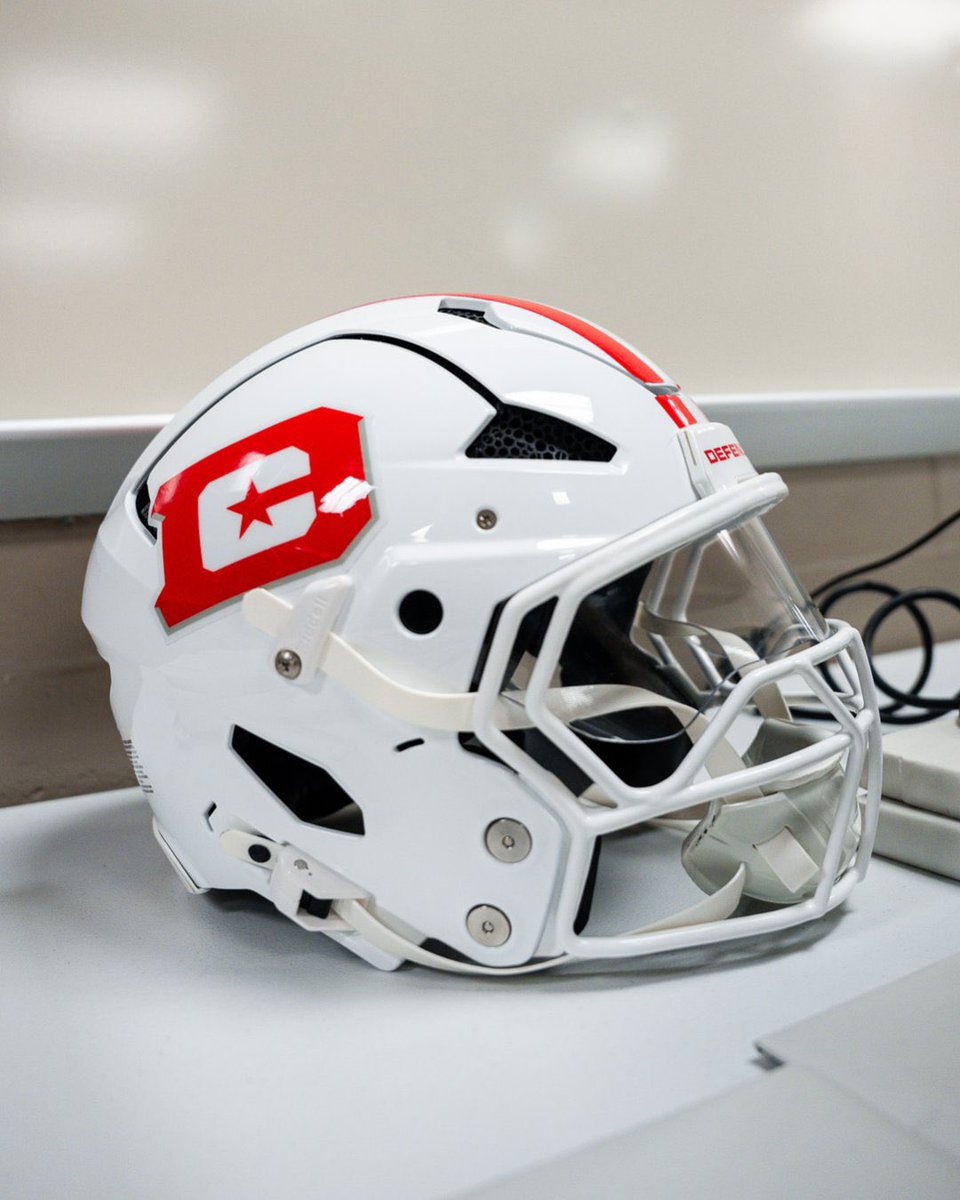 landonfinalboss's tweet photo. @RepoleStable please give us authentic helmets I would buy a Renagades one https://t.co/xcRXJoE6vT