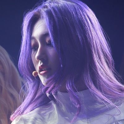 Choerry from girl group LOOΠΔ made history in 2019 and was the first kpop idol to dye their hair purple