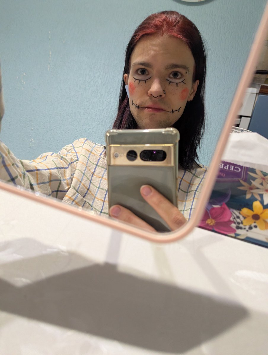 Ollie_Rollie01's tweet image. Як же давно я не торкався своєї косметички.
Вирішив зробити макіяж ляльки для проходження демки однієї гри.
Сподіваюсь вийшло прикольно. А ви мені красивому допоможіть поширити пост нижче🥰