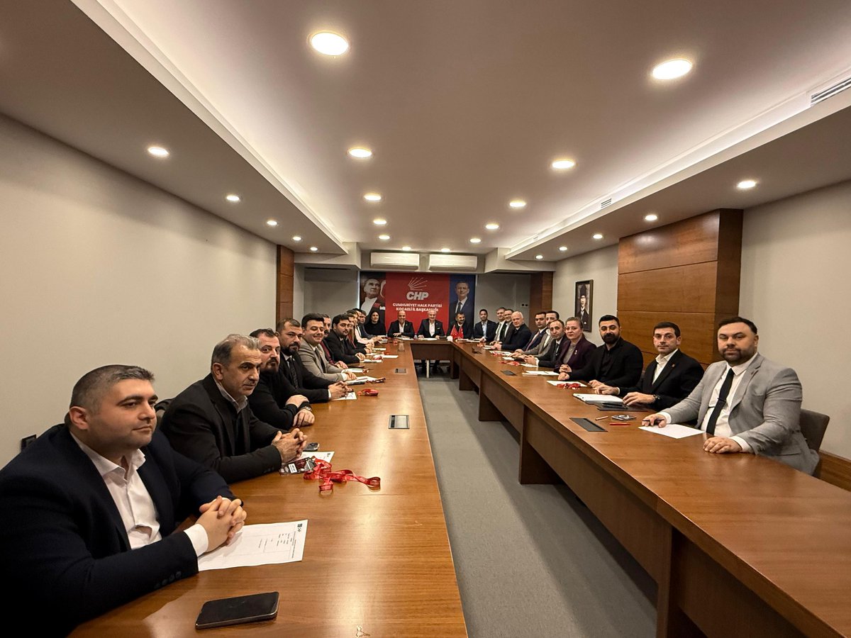 Kocaeli'de gerçekleştireceğimiz "Millet İradesine radesine Sahip Çıkıyor" mitingimiz için PM Üyemiz Hikmet Erbilgin ile Kocaeli örgütümüzle bir araya gelerek, hazırlık toplantımızı yaptık. 

İl Başkanımız Erdem Arcan'ın ev sahipliğinde; Kocaeli Milletvekillerimiz Harun Yıldızlı,