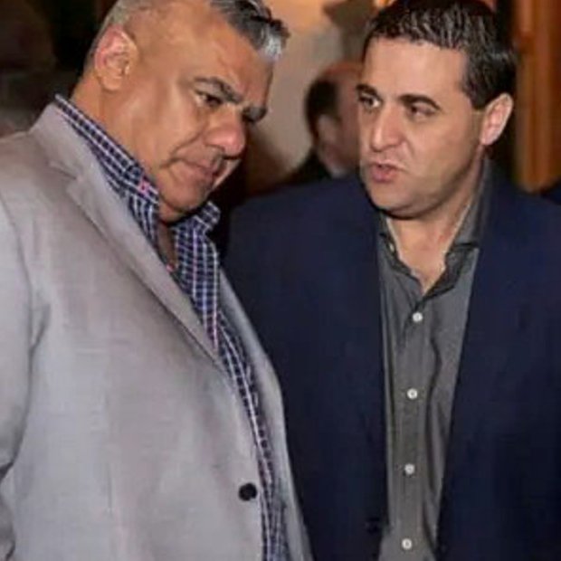 PROHIBEN SALIR DEL PAÍS Y CITAN A INDAGATORIA A TAPIA Y TOVIGGINO

Lectura rápida
El juez Diego Amarante citó a indagatoria a autoridades de la AFA por presunta evasión de $19.353 millones en aportes e impuestos retenidos y no depositados. También ordenó prohibición de salida del