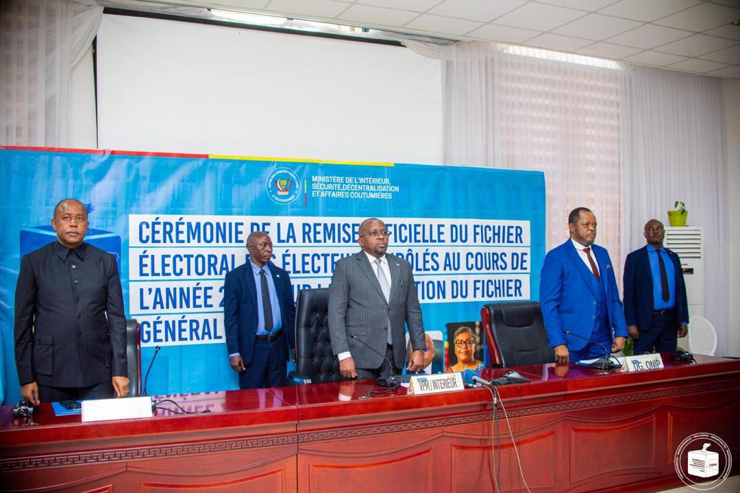 #RDC : En République démocratique du Congo, une nouvelle étape a été franchie ce jeudi 19 février dans le processus de mise en place d’un système national d’identification intégré. Le président de la Commission Électorale Nationale Indépendante, Denis Kadima, a officiellement
