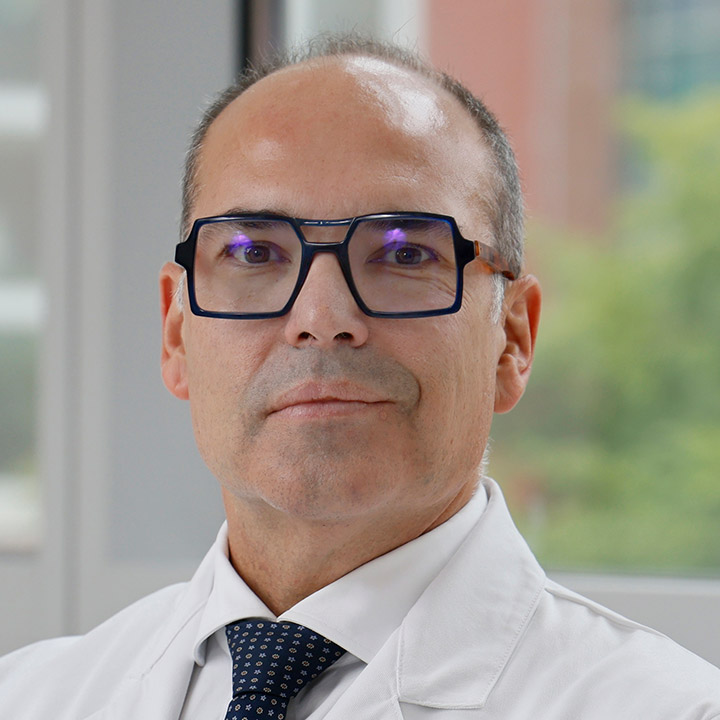 ASCOPost's tweet image. 🫁 #ASCOAI: With gaps in molecular testing rates, #AI may expand access to clinical decision-making tools.
Deep-learning models detected EGFR, ALK, BRAF, MET alterations in #lungcancer from H&amp;amp;E slides.
👨‍⚕️ Christian Rolfo, MD, PhD (@ChristianRolfo) #LCSM
🔗 ascoai.org/articles/2026/…