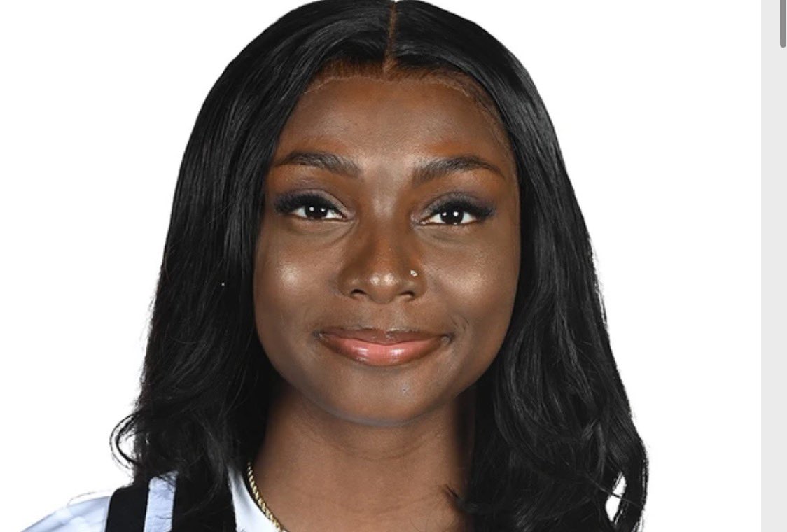 itsbayouhottie's tweet image. I'm sorry I just know y'all ain't bringing up nobody wigs ? YALL OUT OF ALL PEOPLE ? NOW LETS COMPARE . 🤦🏽‍♀️