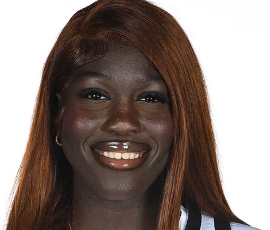 itsbayouhottie's tweet image. I'm sorry I just know y'all ain't bringing up nobody wigs ? YALL OUT OF ALL PEOPLE ? NOW LETS COMPARE . 🤦🏽‍♀️