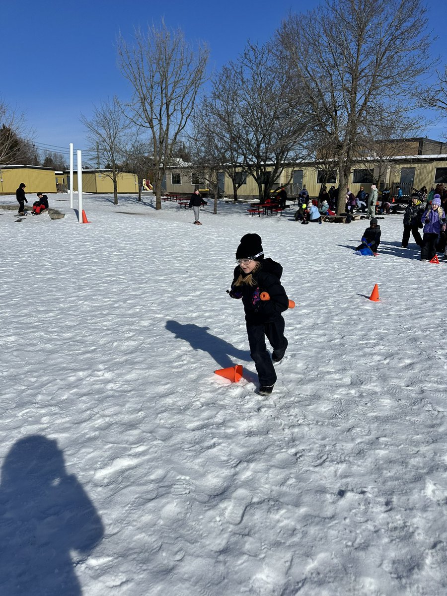 Karena Thompson tweet media