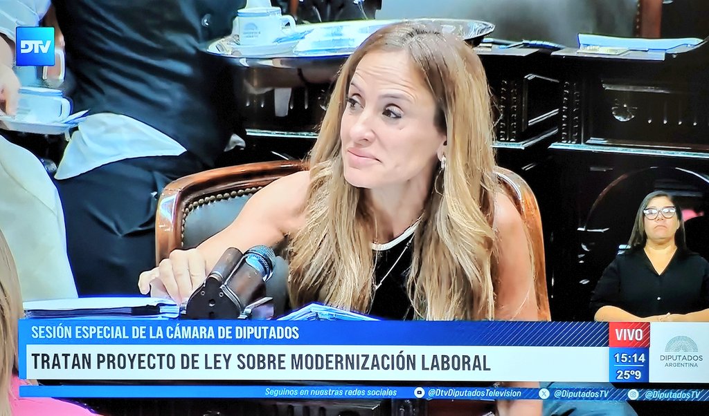 Devolve la de los guardapolvos, garchadora del ✌🏾arrastrada come viejos.
Inmunda. 🤮🤮🤮💩✌🏾🖕