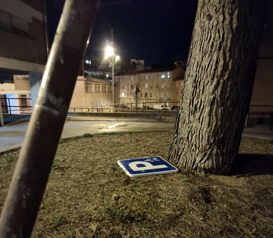 a10566a's tweet photo. @jomateix_jo @elmut_81 @CiutadansLleida @UndeLleida @laveudelleida @furadeponent @maneltec @amicsdelalletja @paerialleida @BisLetja @Furo2Ponent @jomismoyo @lonoideponent @mcfcbd A la Mariola no tenim tanta sort... va volar, el senyal, va decidir independitzar-se i ara descansa plàcidament a terra. @paerialleida https://t.co/Yj6A5U212P