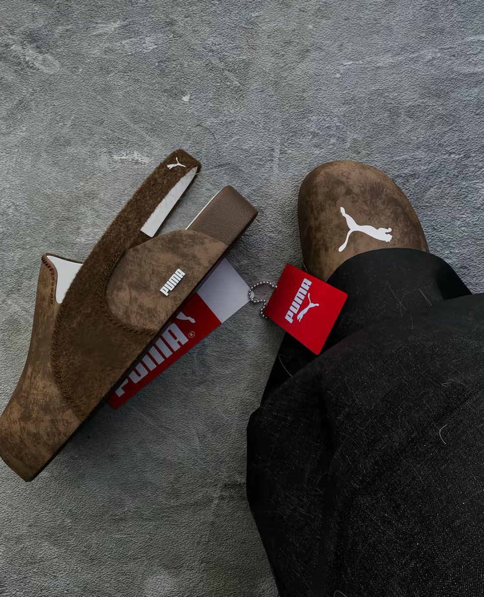 Fashion tweet media