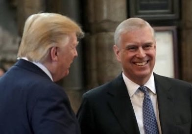 DavidVargasA18's tweet photo. Trump afirmó: "No conozco al Príncipe Andrés".

Aquí las fotos del Príncipe Andrés, con Trump y Melania. Existió una relación por medio de Epstein y Maxwell.
RT👇 https://t.co/RoTVNTFMDZ