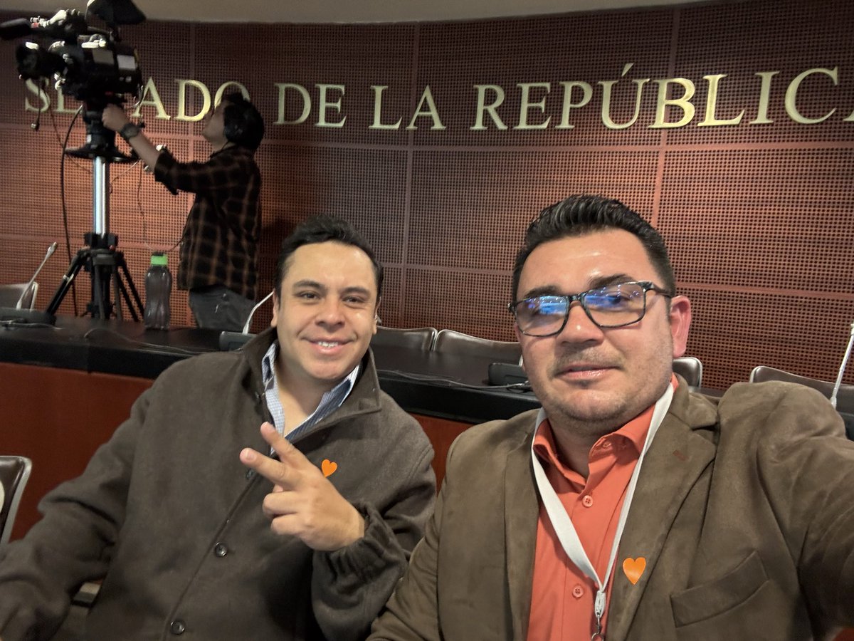 Ceremonia de premiacion CDMX de Corazón Naranja de la <a href="/FundMXValores/">Fundación México con Valores</a>  de <a href="/MovCiudadanoMX/">Movimiento Ciudadano | Movimiento Naranja</a> .