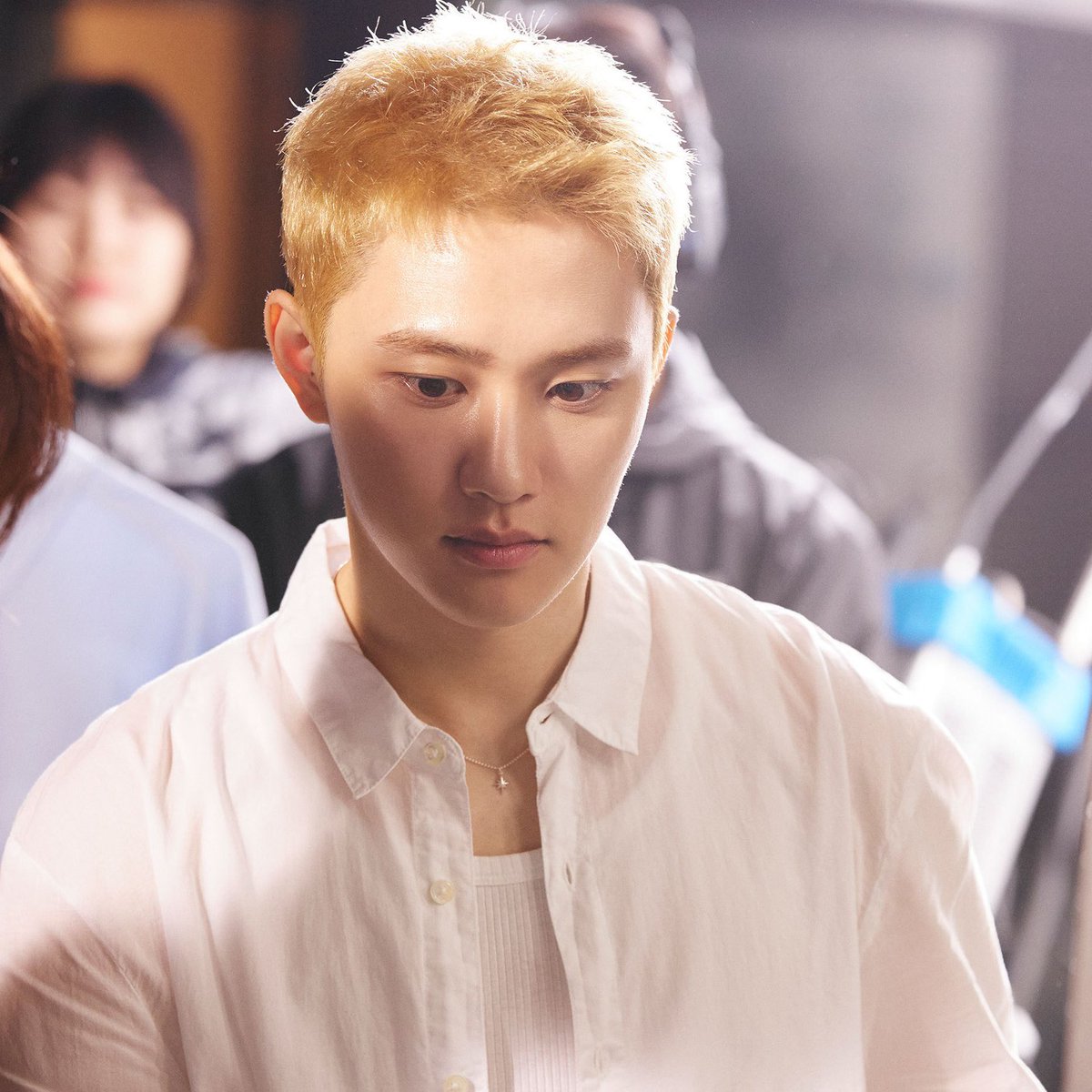 진짜 퓨어한 도경수
금발해도 좋지 아니한가
언젠가 다시 해 줘... 
ㄴ어떻게 눈코입이 저래ㅠ