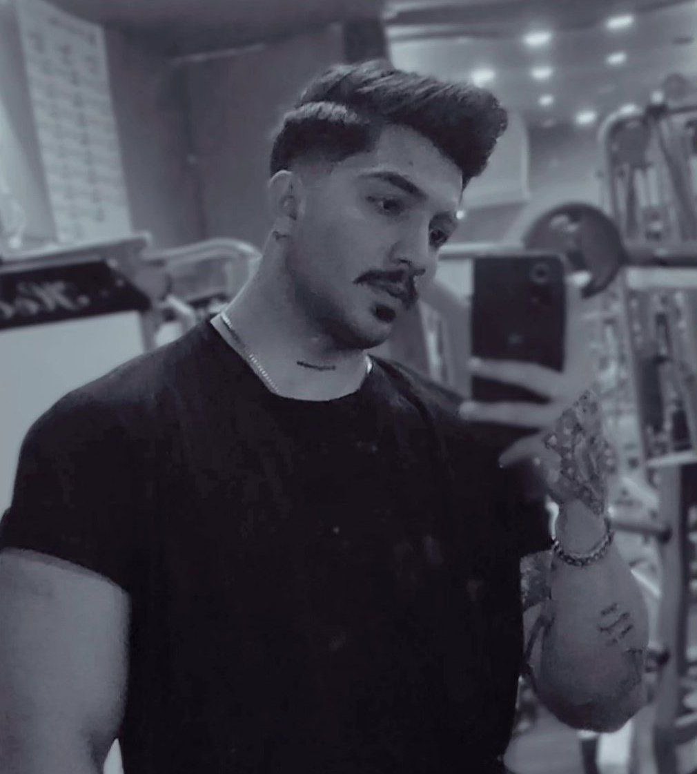 گُربه سیاه tweet media