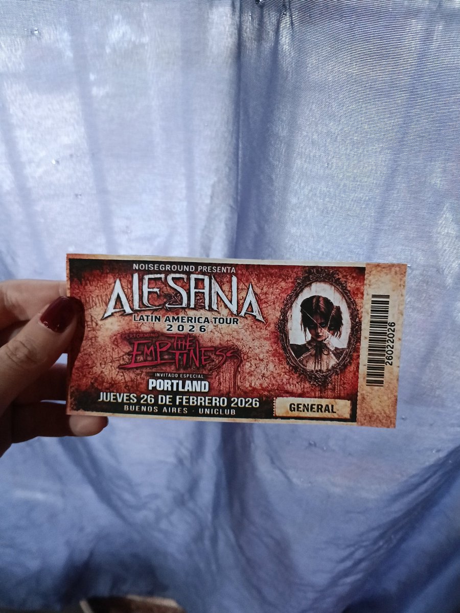 Si quieren encargar su entrada de recuerdo a $2000 pesitos devaluados, respondan acá y la pueden retirar el domingo en Feria Helena o el jueves en la fila de Uniclub ❤️‍🩹🫡 (es sticker) #alesana