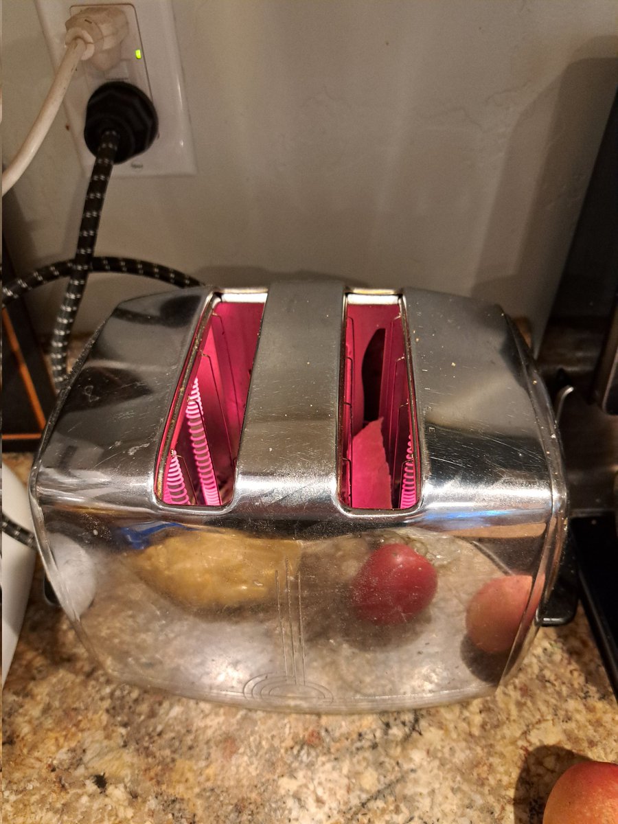 MattTweet86's tweet photo. @Man_with_a_van Here's my favorite "basic" appliance, a 1954 Sunbeam toaster. Still works great and it has no knob to push down--drop the bread in and it automatically moves it down into the toaster. https://t.co/IMBiZGKIO8