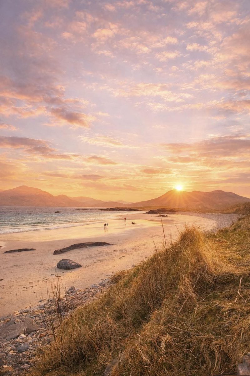Renvyle Beach, Connemara, Co. Galway 🇮🇪

Every sunset is beautiful, because it reminds us that endings can still glow,
that even the quiet close of a day
leaves the sky softer than it found it 🌅

📸 Mad about Ireland (FB)

#Connemara #Galway #Sunset #Renvylebeach #Ireland