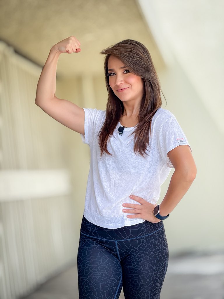 Lili ya está lista para hablar de un tema clave para tu bienestar. 💪✨

Fragilidad muscular: ejercicios seguros para aumentar fuerza🤸🏻‍♂️

Hoy conocerás cómo fortalecer tu cuerpo de forma segura con ayuda de especialista.⭐️

No te lo pierdas 📺

#SaludTV #LiliEnSaludTV #SaludMuscu