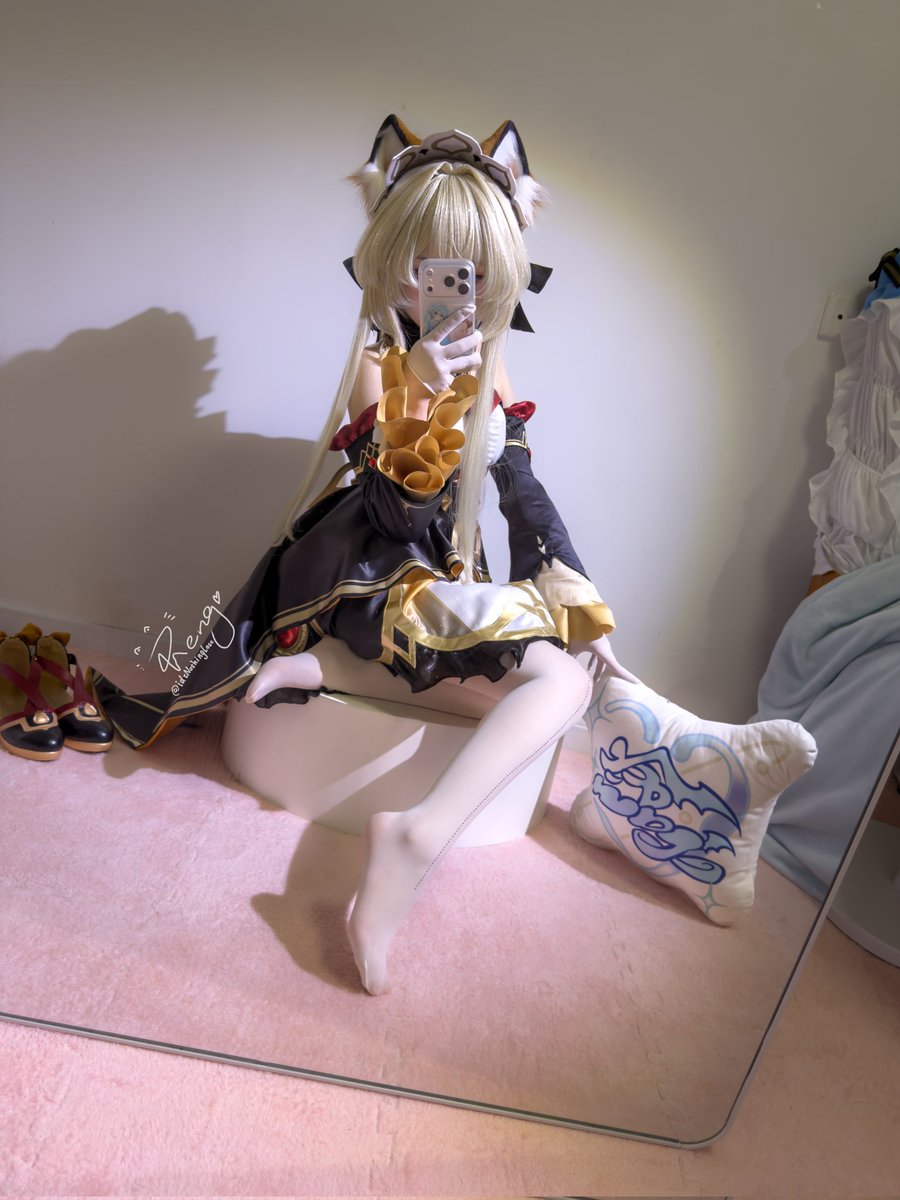 終於修完了桑多涅的圖啦，感興趣的可以去fanbox/patreon/盒島康康哦~
修完可以好好休息幾天了，晚安😴😴😴