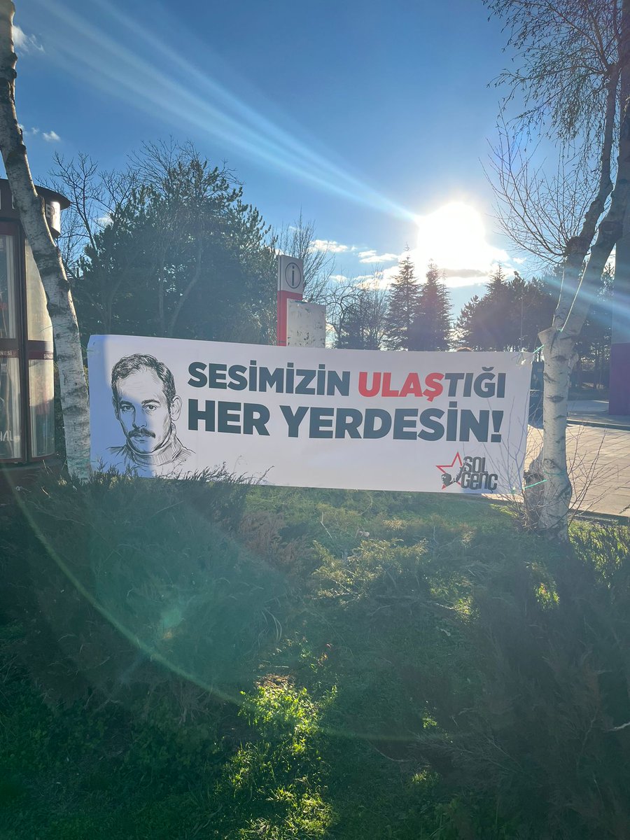 HacetepeS0lGnc6's tweet image. #UlaşBardakçı yaşıyor!

Üniversitelerden liselere, kampüslerden meydanlara sesimizin Ulaş'tığı her yerdesin!

#Ulaş’ların devrimci yolunda; Özgür, Demokratik ve Tam Bağımsız Türkiye mücadelesini büyüteceğiz.