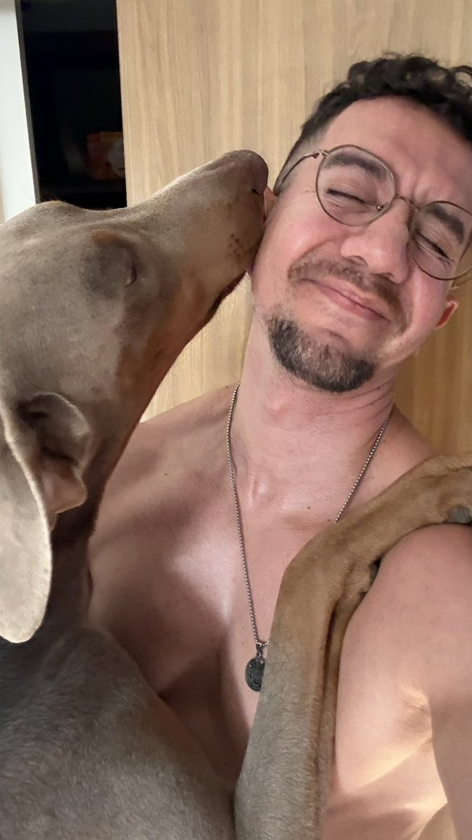 Él sí me da besos, quisiera los suyos. 😜