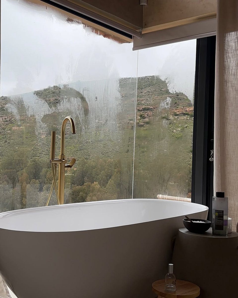 livingstonebath's tweet photo. Unwind and reconnect at Ashanté Boutique Retreat, a hidden eco-haven nestled along the pristine Olifants River in Clanwilliam. Imagine soaking in the Taylor Bath while surrounded by floor-to-ceiling panoramas and a profound silence that clears the mind. 
#LivingstoneBaths https://t.co/lkYJTNmNnw