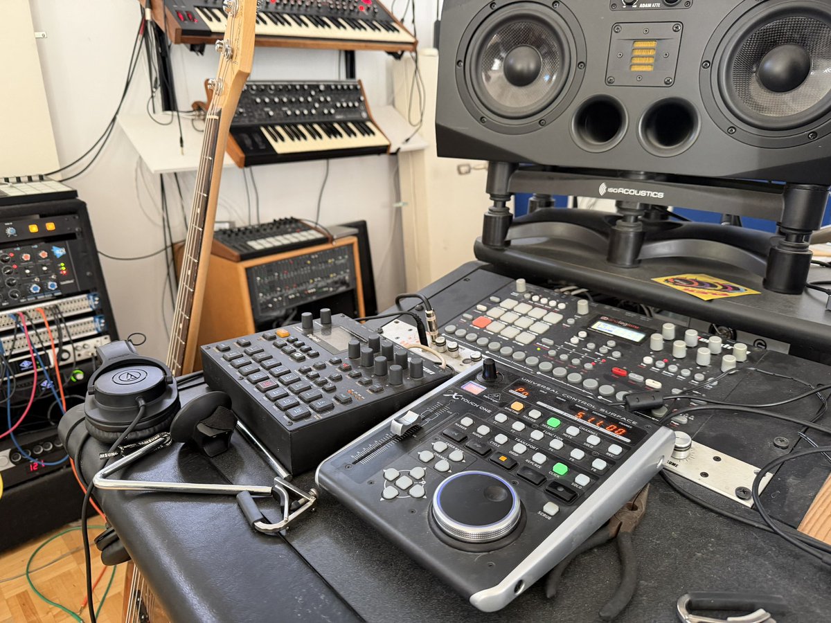 Lacoste on my waist, gotta mic in my face