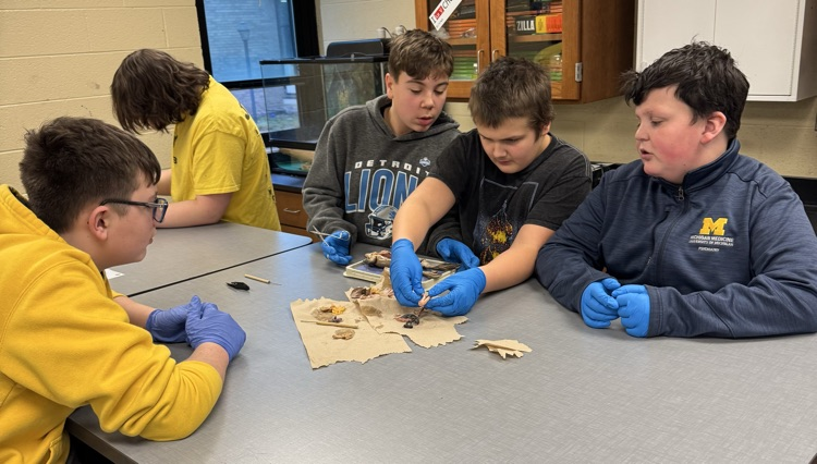 Amy Conway tweet media