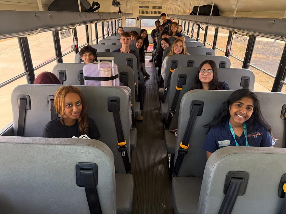 SachseDECA's tweet image. A water canon sendoff? Say less! Thanks to the GRCTC for the awesome sendoff! #GoTheExtra #RunMustangsRun🐎