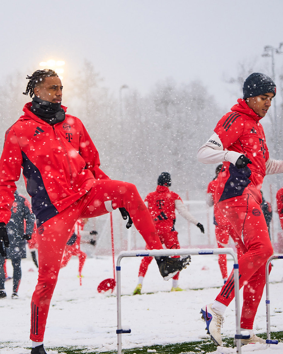MediaBayernFR's tweet photo. Les joueurs à l’entraînement aujourd’hui https://t.co/xHNIPVWJbl
