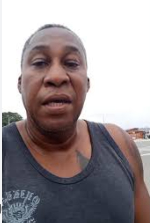 ESTE ES EL ASAMBLEÍSTA CORREISTA ROBERTO CUERO. SE INICIÓ COMO ASALTANTE DE BUSETAS Y ARRANCHADOR. LUEGO ENTRÓ EN EL NEGOCIO DE TIERRAS ROBADAS. ENTRÓ A LA RC 5 Y LO HICIERON GOBERNADOR Y ASAMBLEÍSTA. HOY ES MILLONARIO!