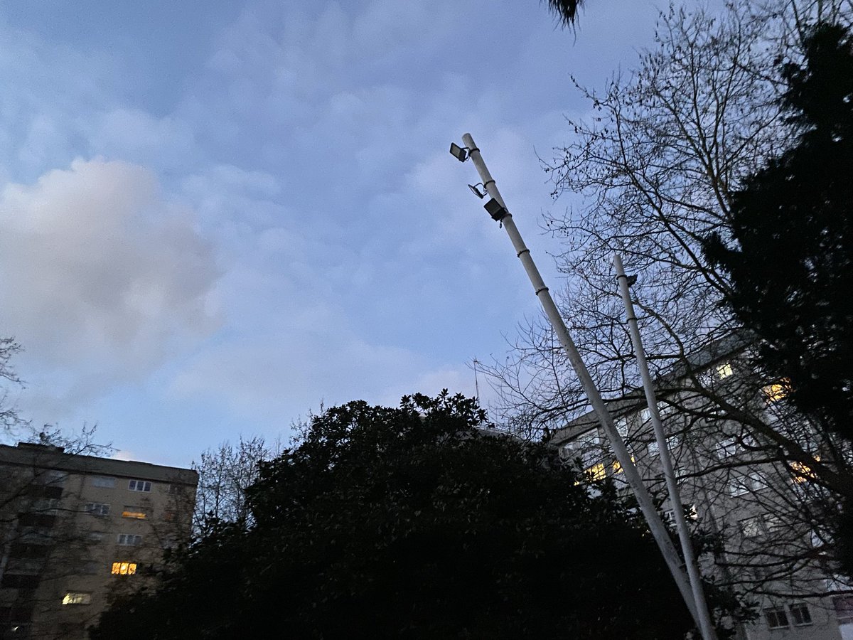 dagrazo's tweet photo. Sin luz en la Plaza de Madariaga @ConcelloCoruna @silcerino https://t.co/hw5GQsJZil