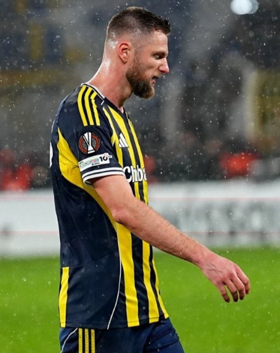 pivotdokuz's tweet photo. Sokim maça sana bi şey olmasın dayım https://t.co/7uJKo1KoC8