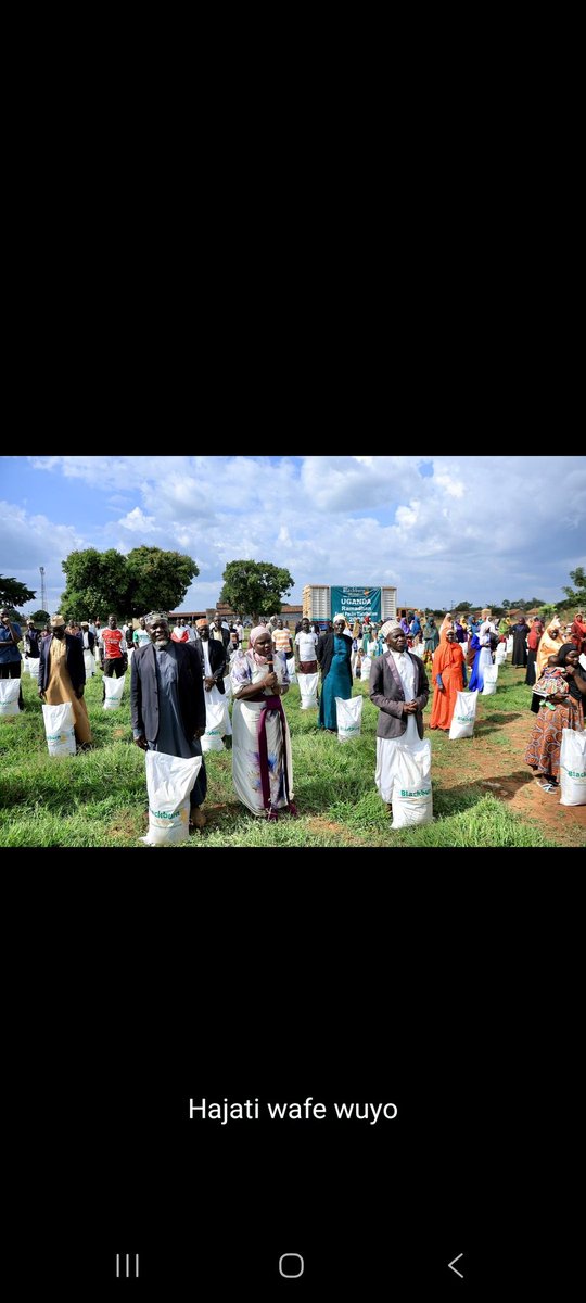 kaps_emma's tweet photo. #HON.NAMUKUTA BRENDA ...WMP kaliro district gives back to the muslim community at her home in bulumba kaliro ..#STATEMENT MADE . https://t.co/jxHrKicML4