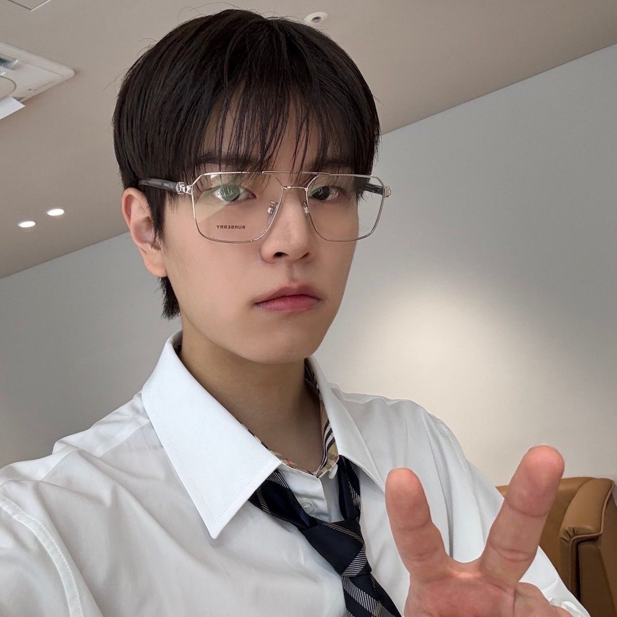 tyongfgnoyt's tweet image. i made a #squad called “puppy men in glasses” and jeno is the leader 🐶