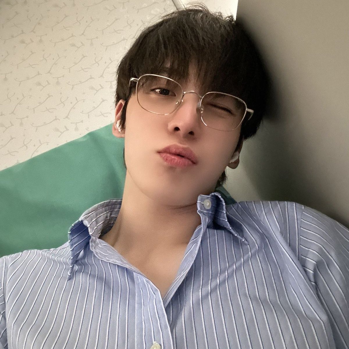 tyongfgnoyt's tweet image. i made a #squad called “puppy men in glasses” and jeno is the leader 🐶