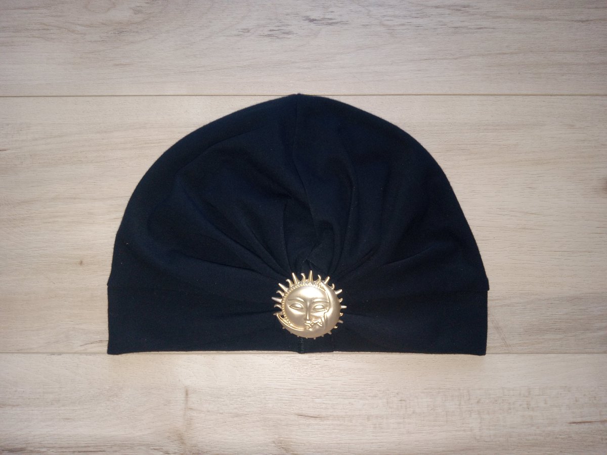 UnderThSun913's tweet photo. Supporting Small Businesses Is The Best Way To Say F*&amp;k Off To Greedy Corporations, Support Fair Wages And Put Back Into The Community 

You On Dat 
Then Shop Here👇🏽 
https://t.co/P1OzFy8mw5
Turbans Scrunchies Even Undies🌈☀️ https://t.co/ppCAOOrEIp