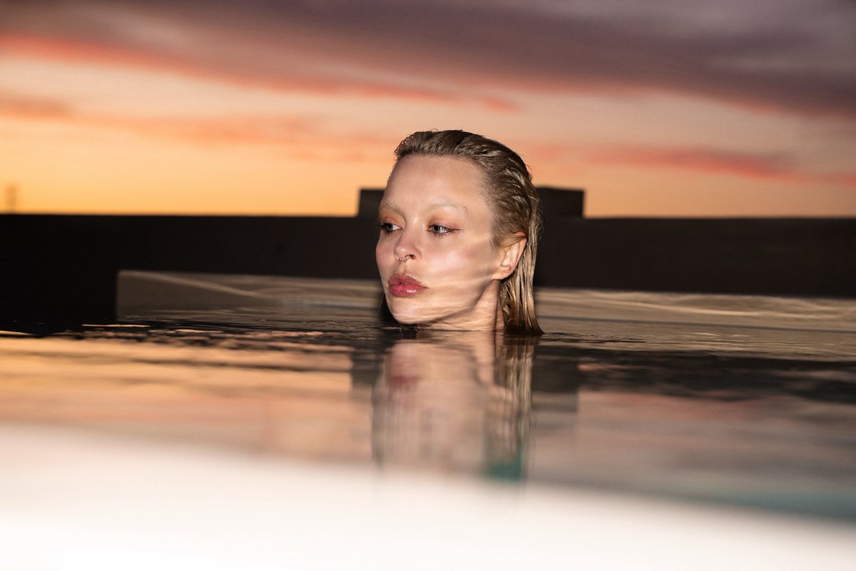 Silver Lowe tweet media