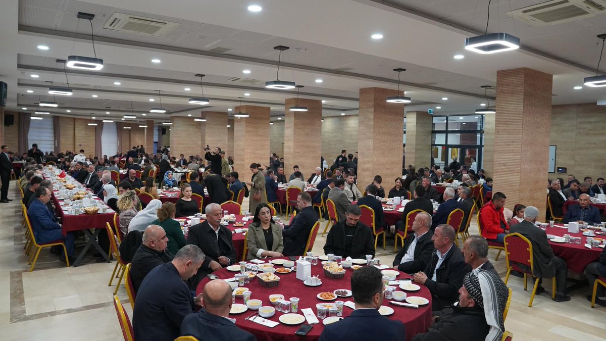 Valiliğimizin ev sahipliğinde,İl müdürlüğümüz koordinesinde düzenlenen "Şehit Yakınlarımız ve Gazilerimizle Büyük Aile Sofrası”iftar programında;Valimiz Sn.<a href="/BirolEkici73/">Birol Ekici</a>’ün teşrifleri,il protokolü,şehit yakınlarımız ve gazilerimizle birlikte iftarda bir araya geldik
<a href="/tcailesosyal/">T.C. Aile ve Sosyal Hizmetler Bakanlığı</a>