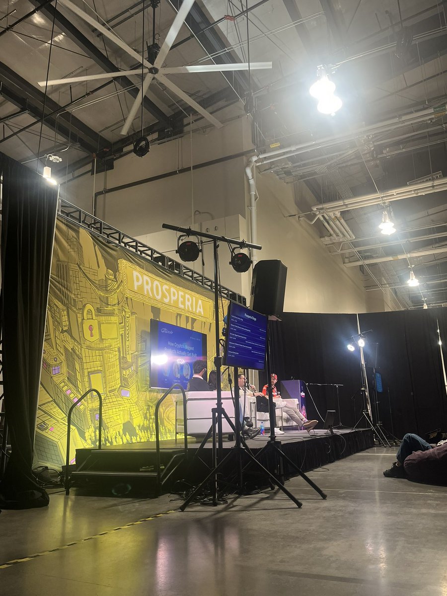 Cassie 🧪 tweet media