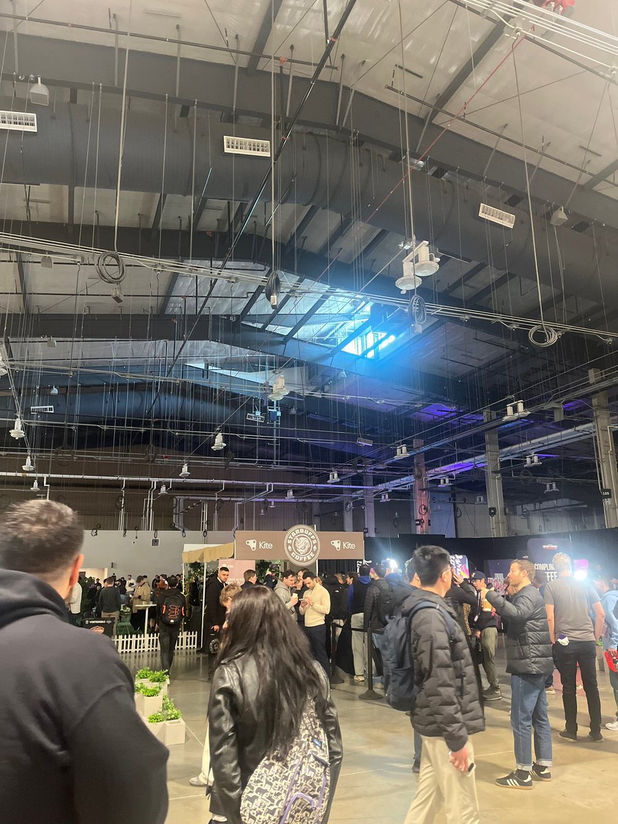 Cassie 🧪 tweet media