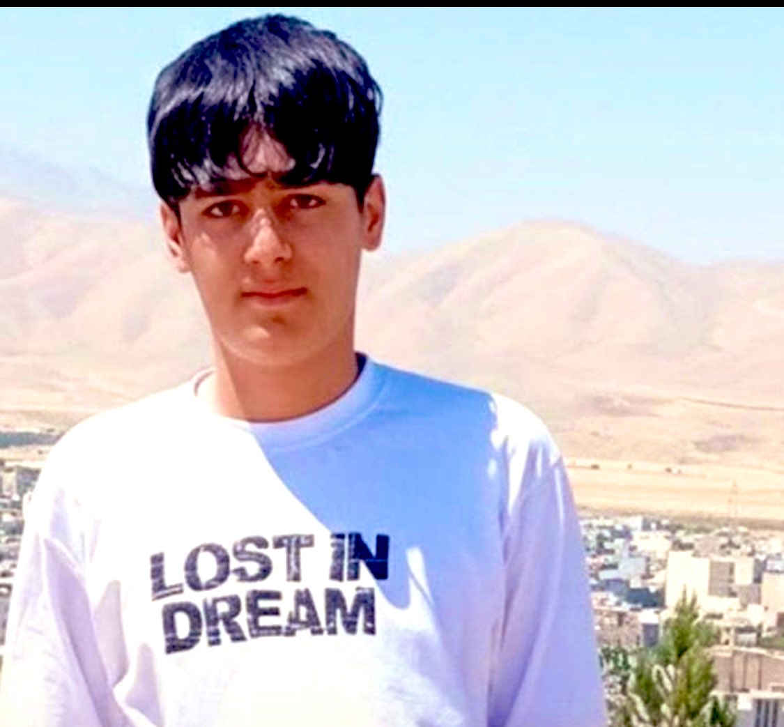 از دورود لرستان #كوروش_خيرى ١٣ سالشه
از چابهار #محمدرضا_درزاده  ۱۵ساله 
از سیب و سوران #عرشيا_دهانى ١اساله كودكان
بازداشتی در شكنجه گاه هاى ج.ا لطفا صدای این بچه ها باشید.
#IranMassacre 
#IRGCterrorists 
<a href="/Leilibazargan/">Leili Bazargan</a> 
<a href="/I_walterblack/">WΛLTΞR BLΛCK</a>