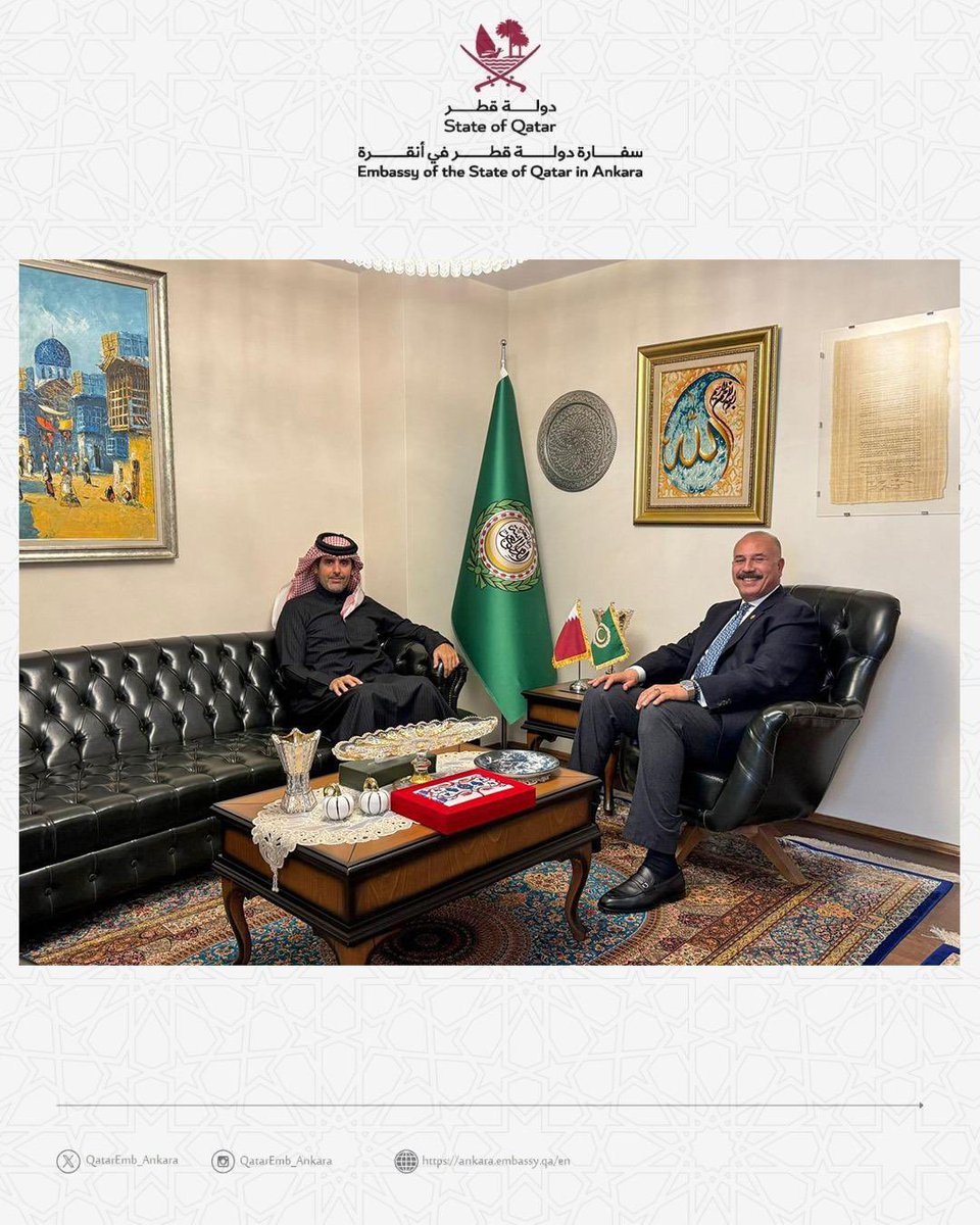 Devletin Türkiye Cumhuriyeti nezdindeki Büyükelçisi Eks. Faisal bin Abdulla Al-Henzab, bugün Arap Ligi Misyon Başkanı Eks. Büyükelçi Abdulhamed Hamza’ya nezaket ve tanışma ziyaretinde bulundu. Ziyaret sırasında, karşılıklı ilgi alanına giren iş birliği konuları ele alındı.