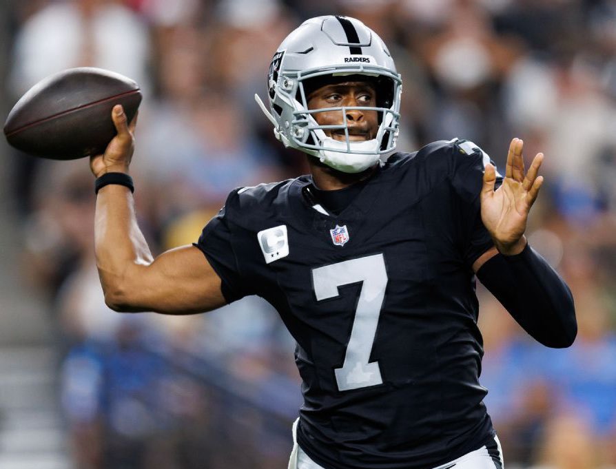 esidery's tweet photo. The Raiders will release Geno Smith ahead of the new league year, which will clear the way for No. 1 overall pick Fernando Mendoza to start immediately.

Smith’s 2026-27 salary is set to become fully guaranteed on the third day of the new league year, if not traded or released. https://t.co/KeGZt1D8ix
