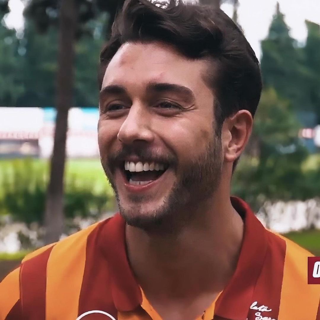 eml_osy's tweet photo. Futbolcum 🤍⚽️
Paşamıco bir selam söyle özledim 🥹
Eski günler gibi 🫶🏻

Gülüşüne kurban olurum 💖
#osyemlsanakurbanolsun
#onurseyityaran 
@onursyaran https://t.co/OcqkX4l8d0