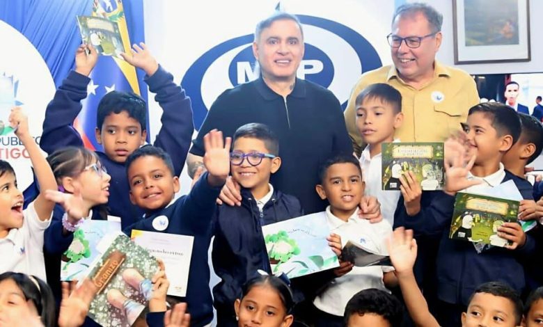YVKE_Mundial's tweet photo. Fiscal General Tarek William Saab lanza la campaña “El Ministerio Público Lee Contigo”

#18Feb 

https://t.co/0EbOIZ04mN https://t.co/VhtdjrQUGg
