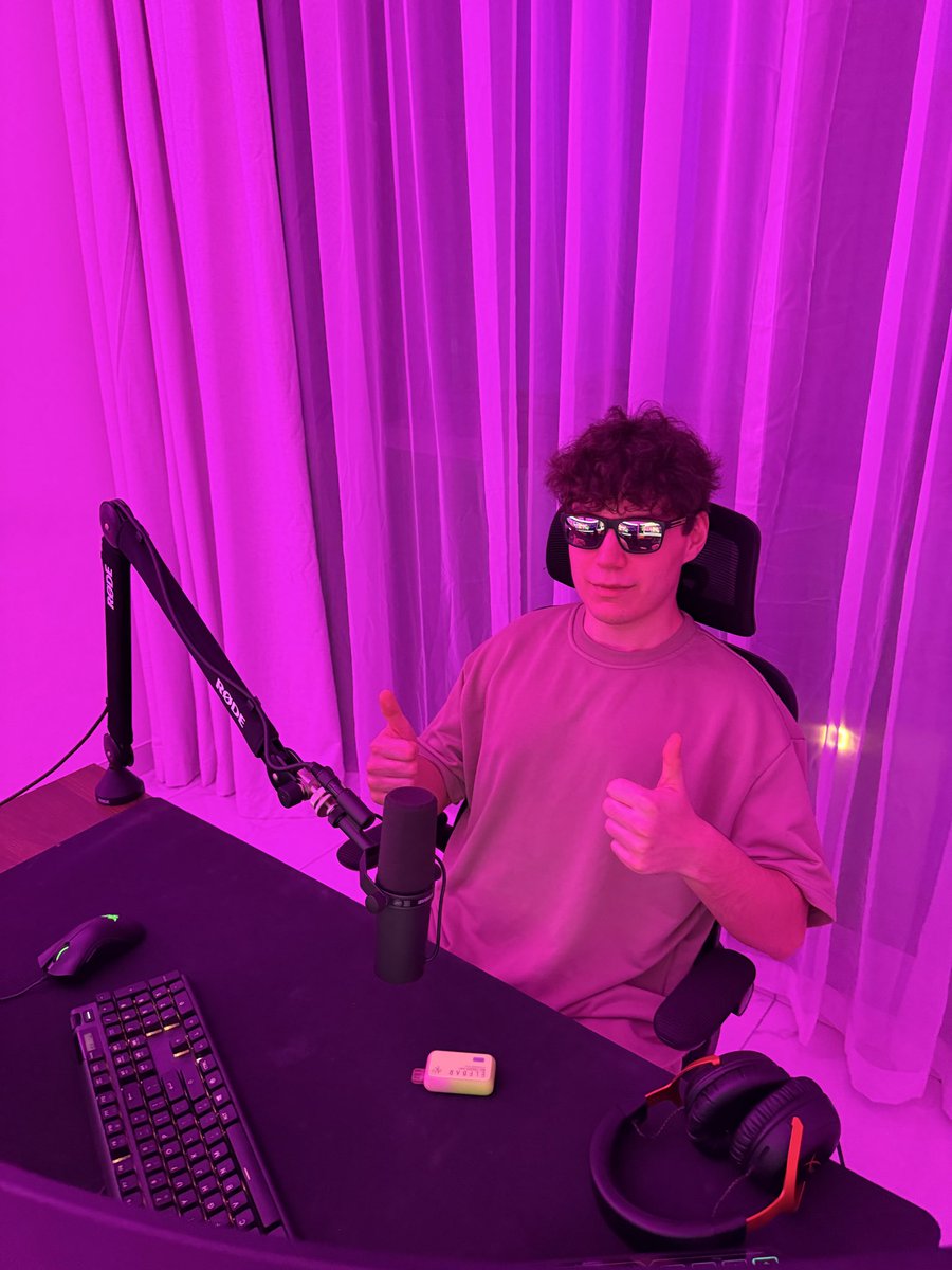 CS2SKIN JUST LAUNCHED

Doing a 5k giveaway together live on stream now!! 

🟪 Retweet and follow @CS2skin_com
🟪 Reply with your username - cs2skin .com 

10 winners will be chosen on steam soon!!
500 each 

Twitch.tv/aquav2_